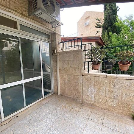 דירת גן מרווחת במיקום מעולה עם נטפליקס חינמי Apartment Ma'ale Adumim Exterior photo