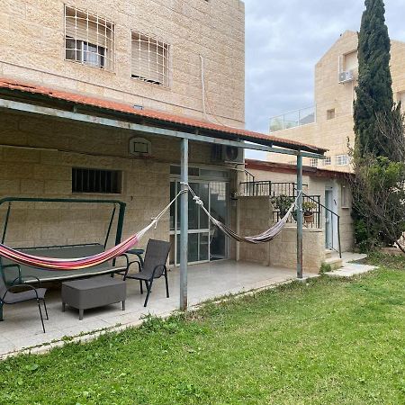 דירת גן מרווחת במיקום מעולה עם נטפליקס חינמי Apartment Ma'ale Adumim Exterior photo