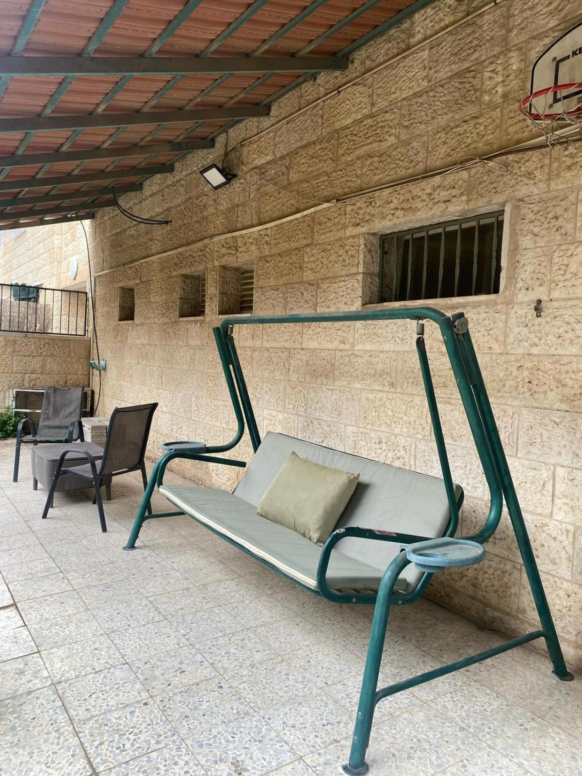 דירת גן מרווחת במיקום מעולה עם נטפליקס חינמי Apartment Ma'ale Adumim Exterior photo