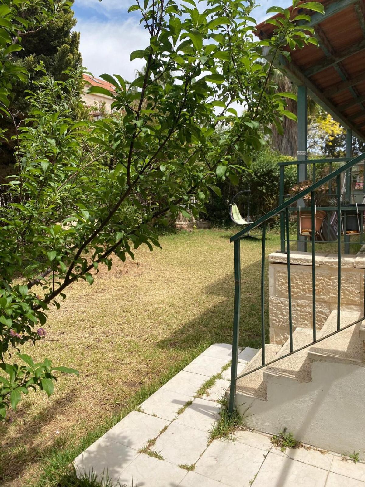 דירת גן מרווחת במיקום מעולה עם נטפליקס חינמי Apartment Ma'ale Adumim Exterior photo