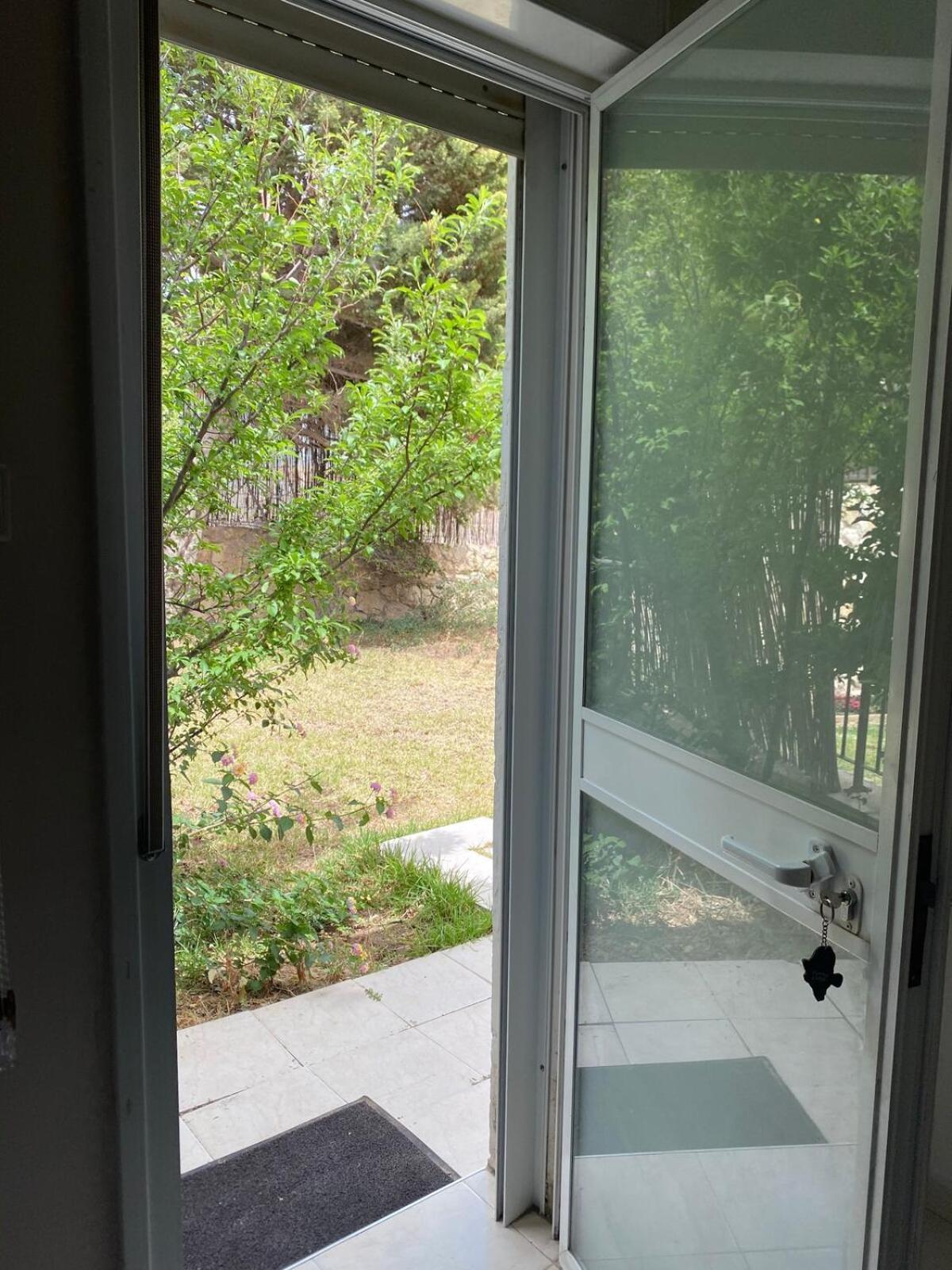 דירת גן מרווחת במיקום מעולה עם נטפליקס חינמי Apartment Ma'ale Adumim Exterior photo